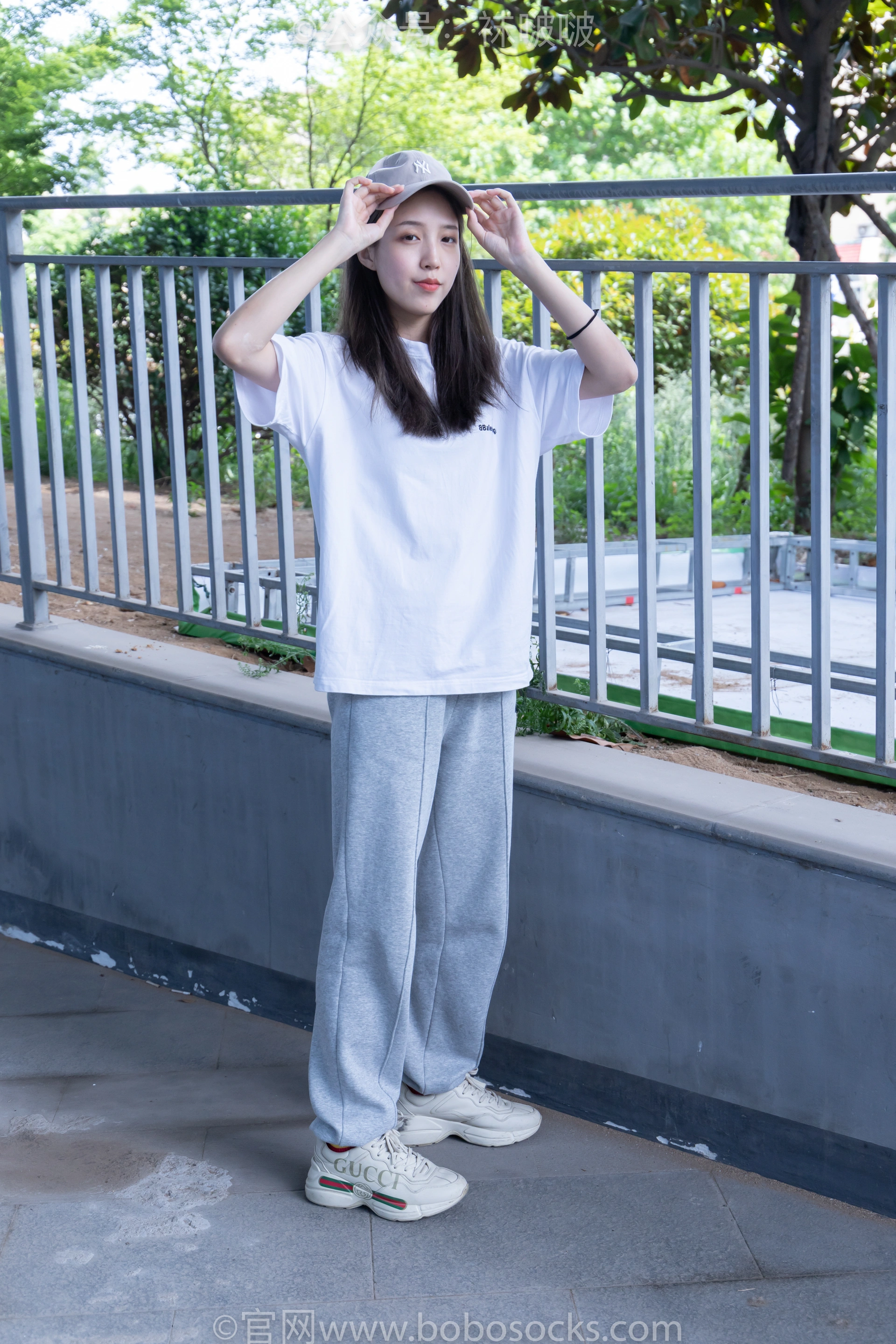 [BoBoSocks袜啵啵]NO.012 泡芙-运动鞋、白棉袜、裸足 3